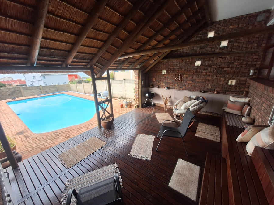 3 Bedroom Property for Sale in Wavecrest Eastern Cape